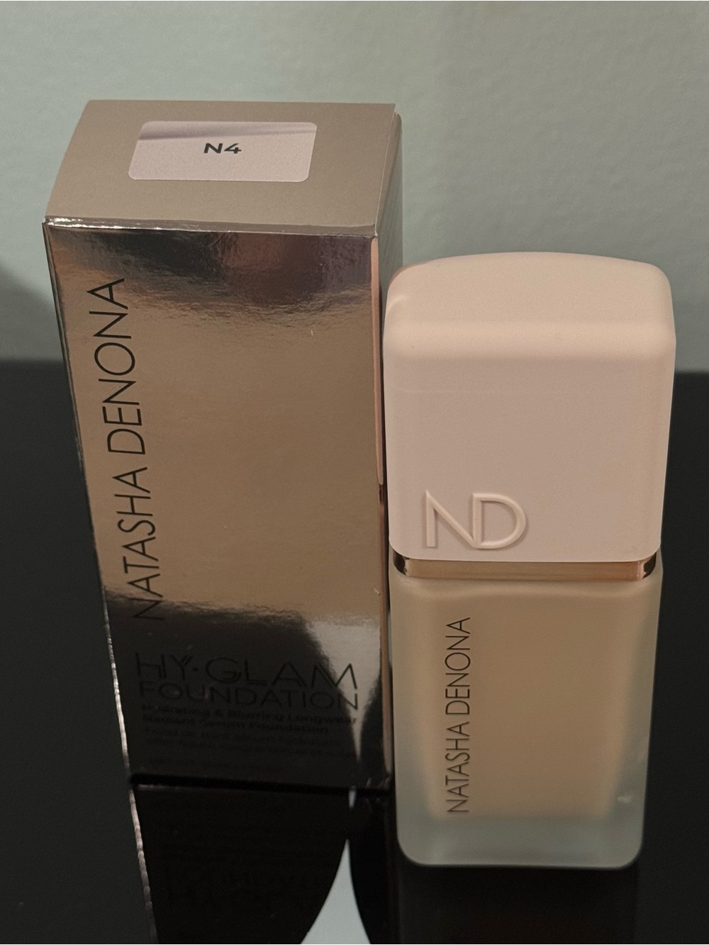 Natasha Denona HY-GLAM hydrating and blurring serum foundation in shade N4 - Picture 2 of 8